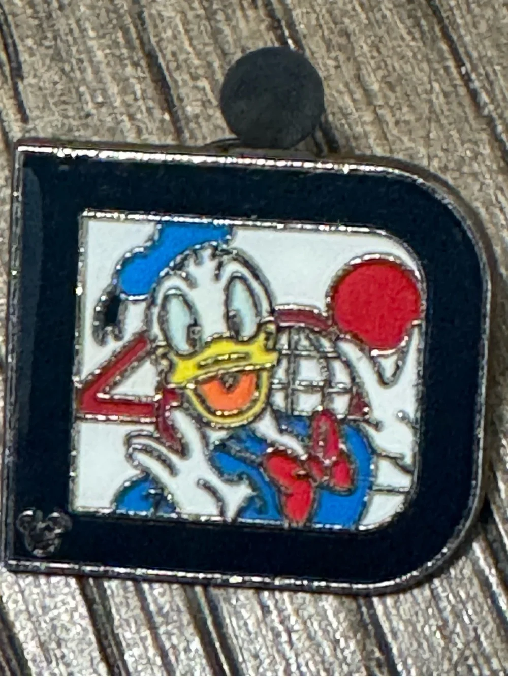 5/$25 Disney Duck Tales Donald Classic 'D'‎ Collection Pin